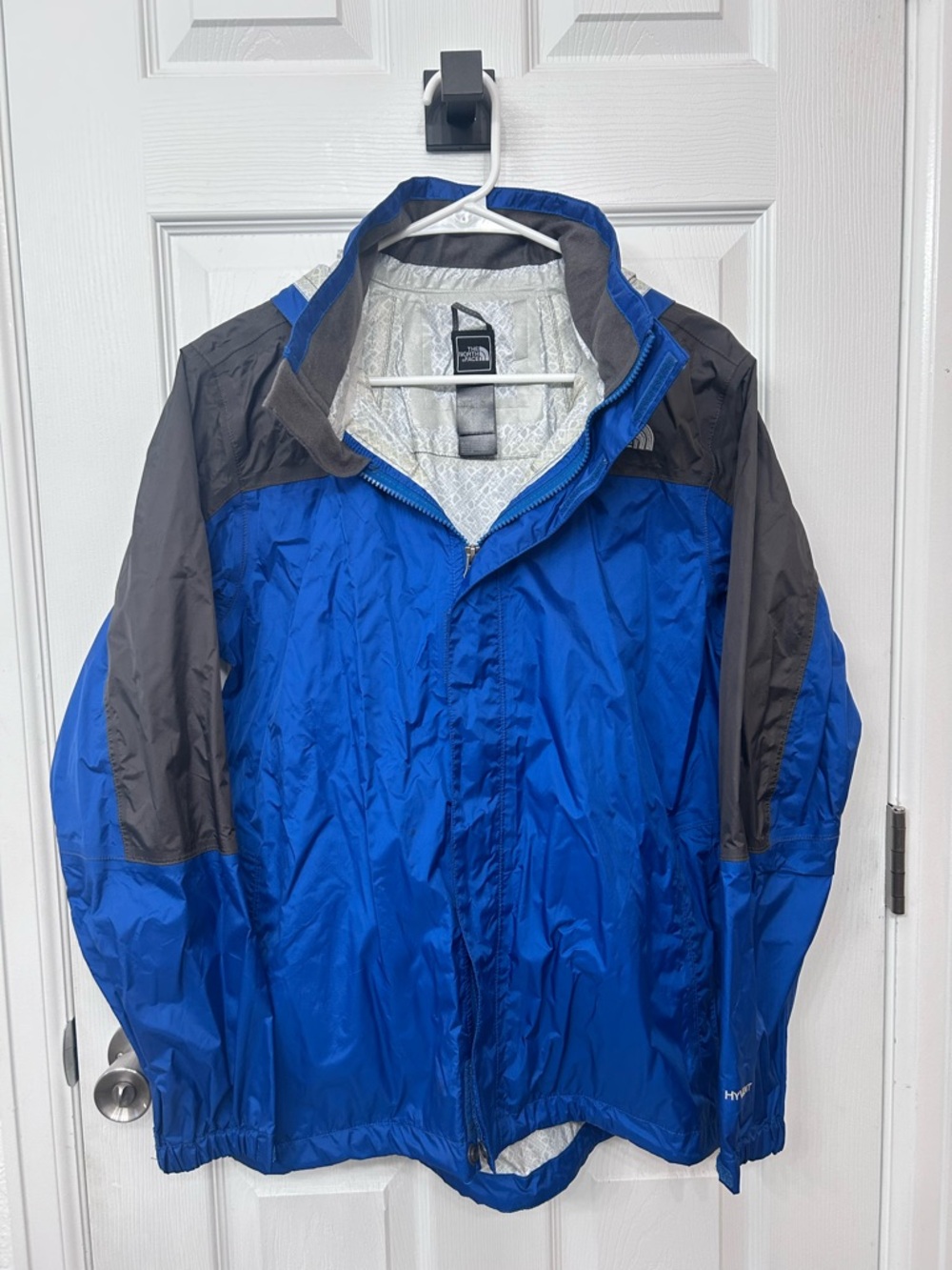 The North Face Youth Hyvent waterproof rain shell Jacket size XL